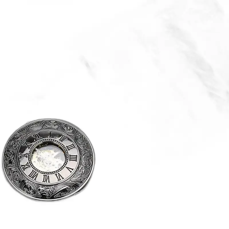 Ylellinen hopeamusta taskukello eleganteilla roomalaisilla numeroilla ja hopeisella kellotaululla