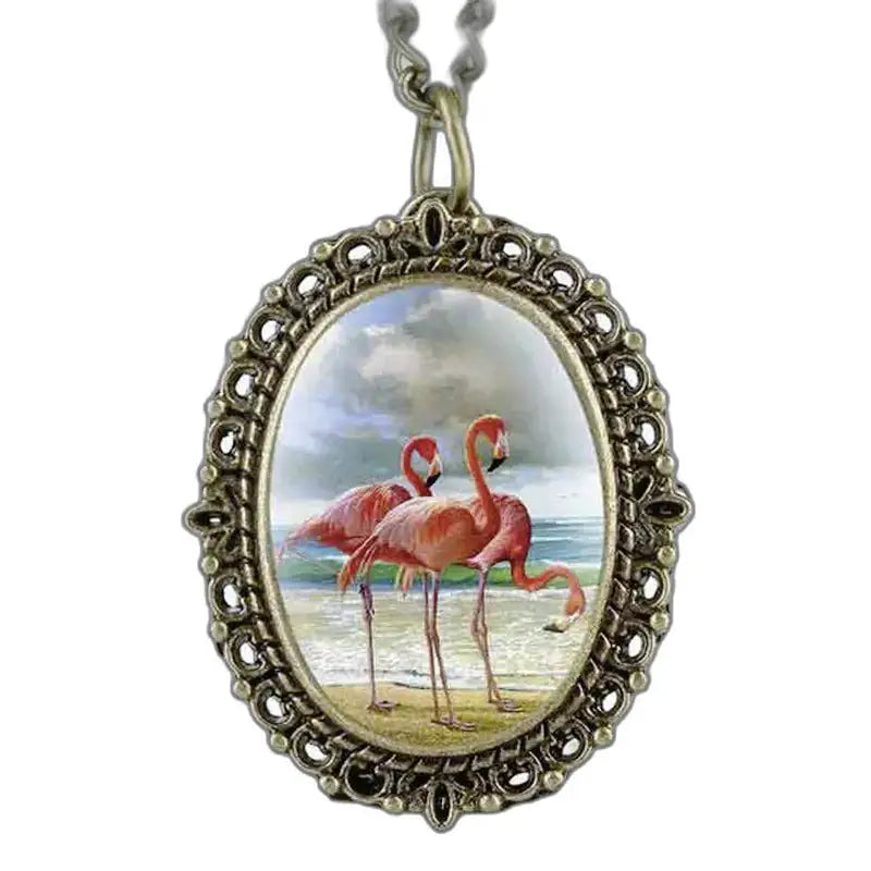 Flamingo-riipus flamingokellossa tyylikkäällä pronssisella kotelolla